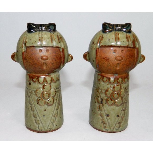 Vintage Japanese UCTCI Pottery Stoneware Girl With Bow Singing Shakers - Picture 2 of 11